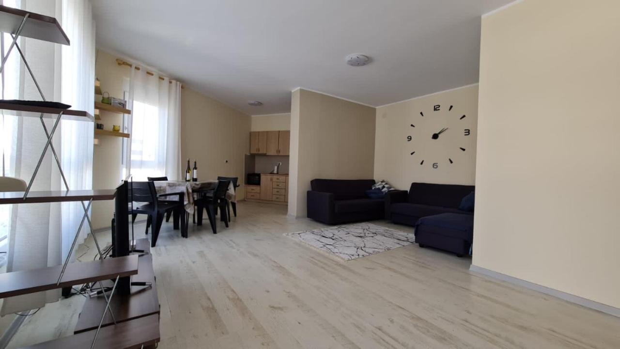 Apartment In Qerret Golem  Esterno foto
